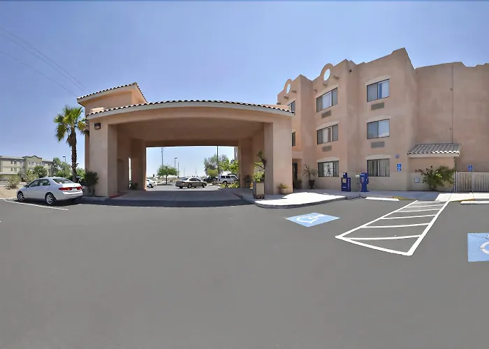 Super 8 By Wyndham Hotel